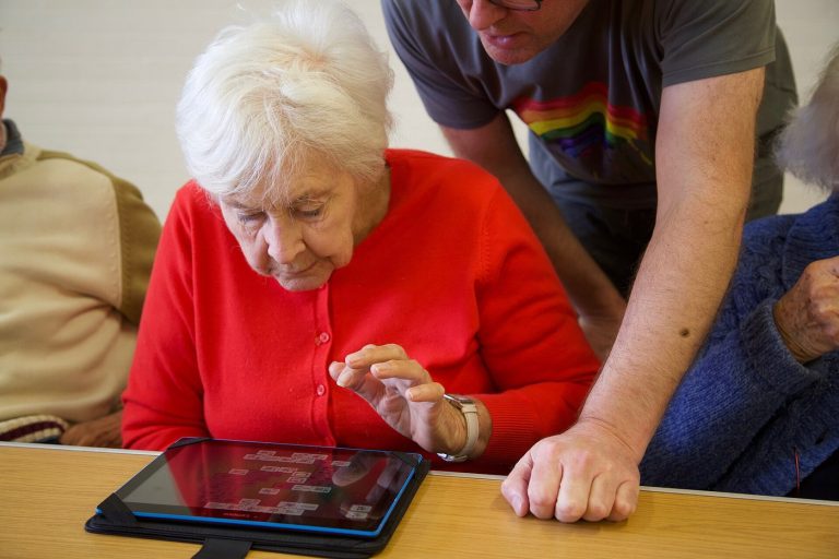 How to Choose a Tablet for Work, Media and Family Use