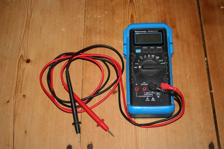 How to Choose a Digital Multimeter for Home Troubleshooting
